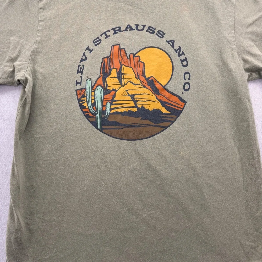 Levi's 100% Cotton Graphic‎ Tee Desert Scene Short Sleeve Casual T-Shirt Size L